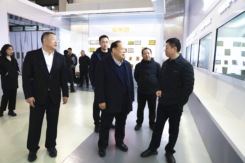 葫芦岛市考察团到鑫丰集团考察调研